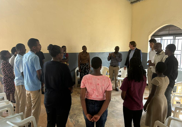 Ambassador Jurriaan Middelhof playing a game during the sociotherapy group.